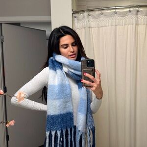 Blue Chunky Blanket Scarf